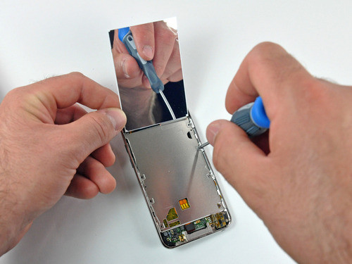 最新iPod touch 3rd多图详细拆解  最新iPod touch 3rd多图详细拆解